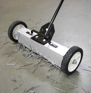 magnetic floor sweeper 300